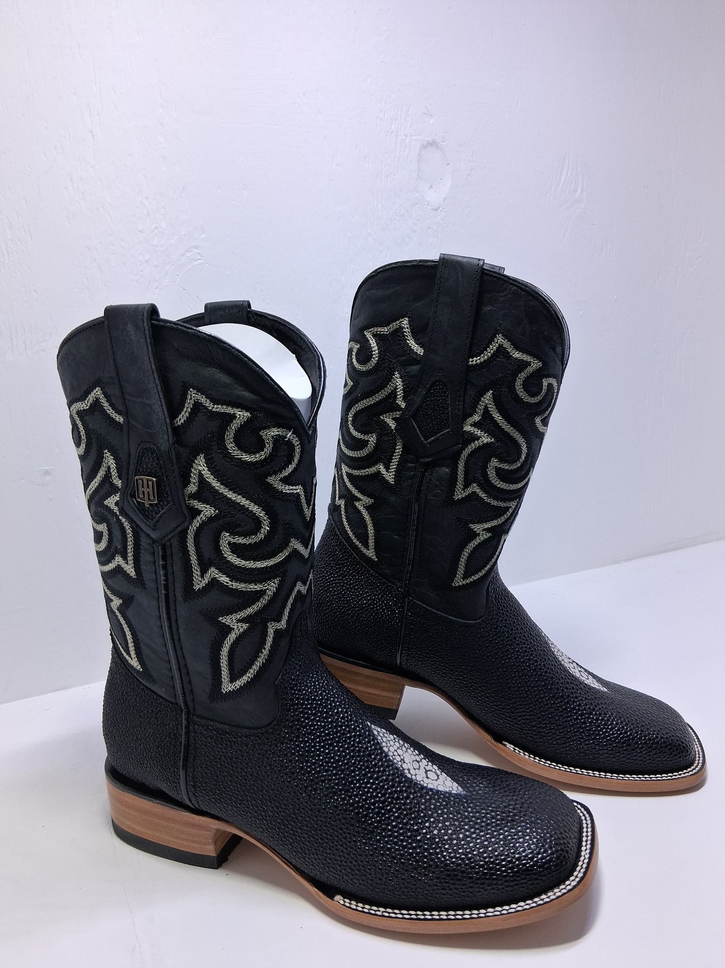 Men's Leather, Mantarraya Macho Print in Black